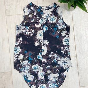 Floral sleeveless blouse